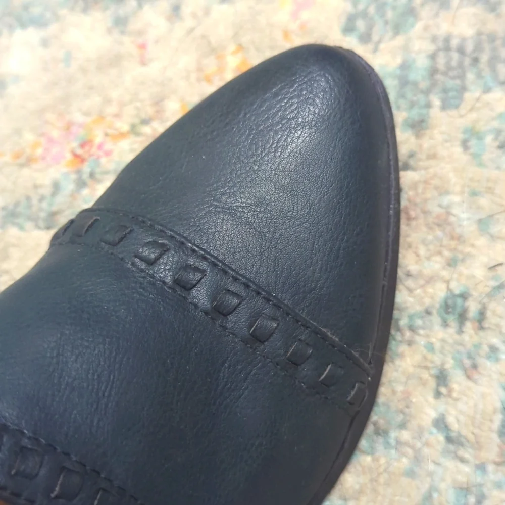 Size 7 navy qupid cutout flats eur size 38 gently used cute details
